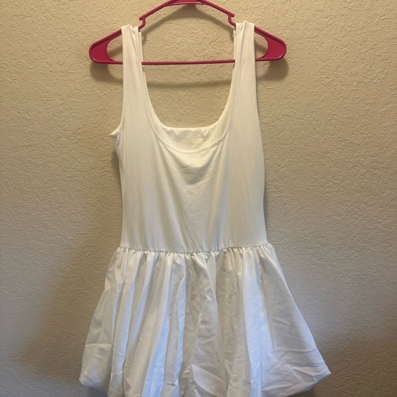 Elegant White Sleeveless Bubble Dress - Picture 6 of 8